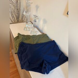 Set of TWO JCREW Used in Good Condition Elastic Waist Shorts XL Navy and Olive
